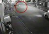 ¡Casi lo mata! Camioneta atropella horriblemente a motorizado (VIDEO)
