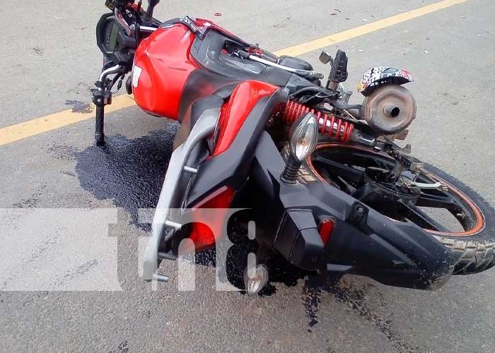 Motociclista lesionado tras impactar contra un vehículo en Wiwilí, Nueva Segovia