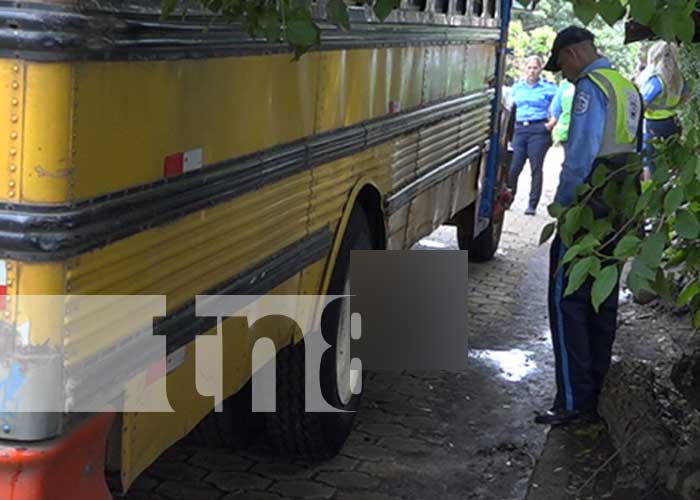 Anciana muere bajo las llantas de un bus en León