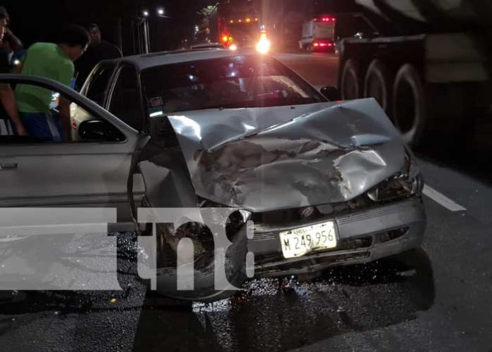Fuerte accidente en la Carretera Nueva a León deja a dos personas lesionadas