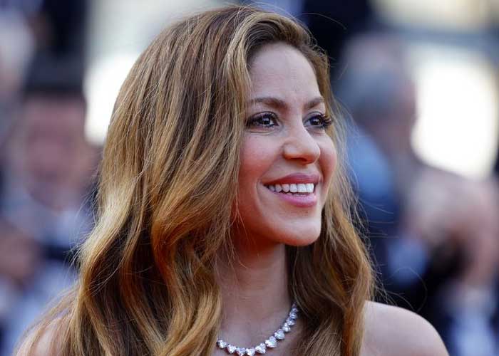 ¿Shakira con nuevo amor y aparte colombiano?