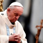 Papa Francisco dice estar asustado ante la ola de violencia en el mundo