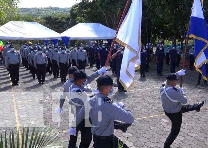 67 compañeros de sistema penitenciario y bomberos fueron ascendidos en Matagalpa