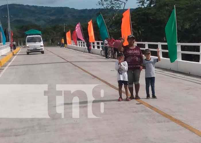 Inauguran en Teustepe nuevo puente vehicular