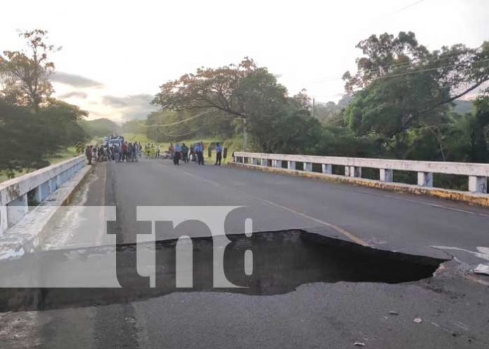 Autoridades de Acoyapa dan rápida respuesta a la reparación del puente 