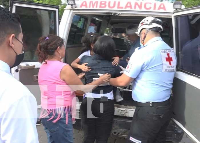 Personas a bordo de un vehículo se precipitan a un cauce en Estelí