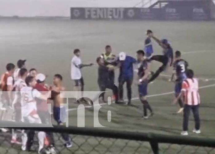 ¡Que pena!, C.D Júnior y Somotillo se ven involucrados en un pleito en el Estadio Nacional de Fútbol