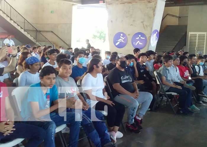 Jóvenes del D-II de Managua conocen los planes de trabajo del FSLN
