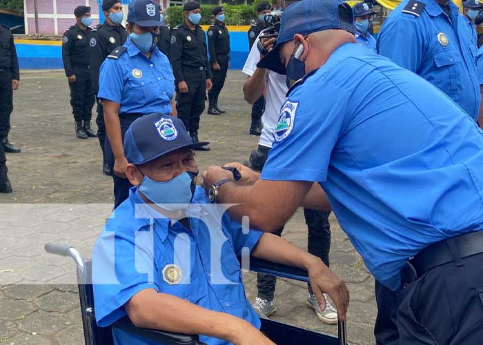 Oficiales de la Policía son ascendidos en grados en León y Chontales