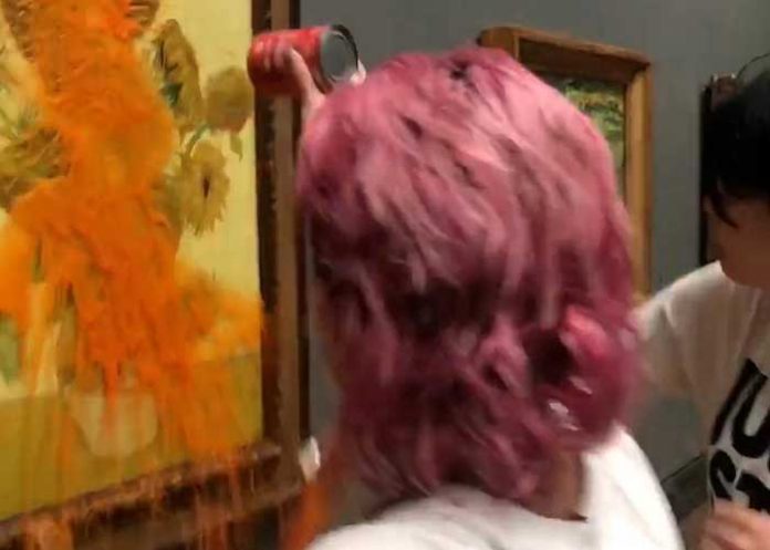 Activistas ambientales vandalizaron pintura de Van Gogh en Londres