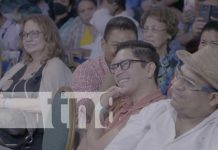 Comediantes de Colombia y México pusieron a reír a decenas de personas en Managua
