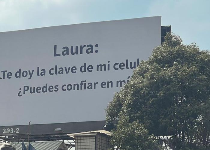 "«Laura: