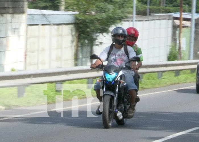 El casco es fundamental para la protección de motorizados en Nicaragua