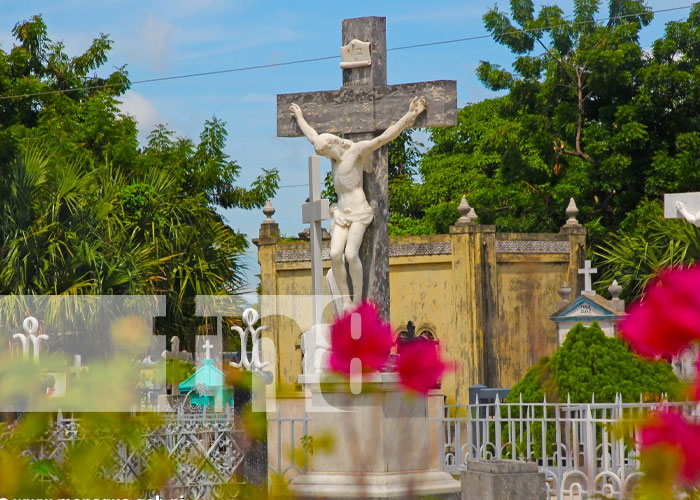Cementerios de Managua reciben mantenimiento