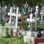 Tumbas en cementerios de Nicaragua