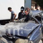 Fuerte choque de vehículo en un barrio de Ocotal