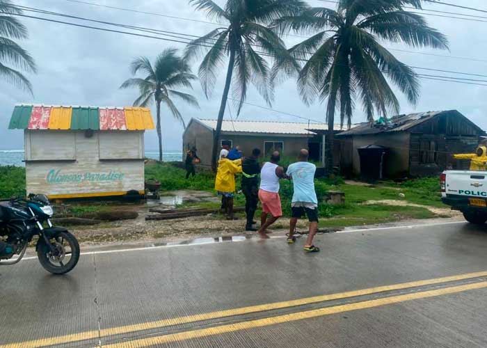 Huracán Julia azotó con fuertes aguaceros y vientos a la Isla San Andrés