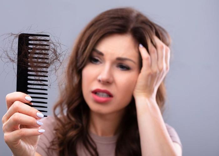Lavar el cabello con champús adaptados al tipo de pelo