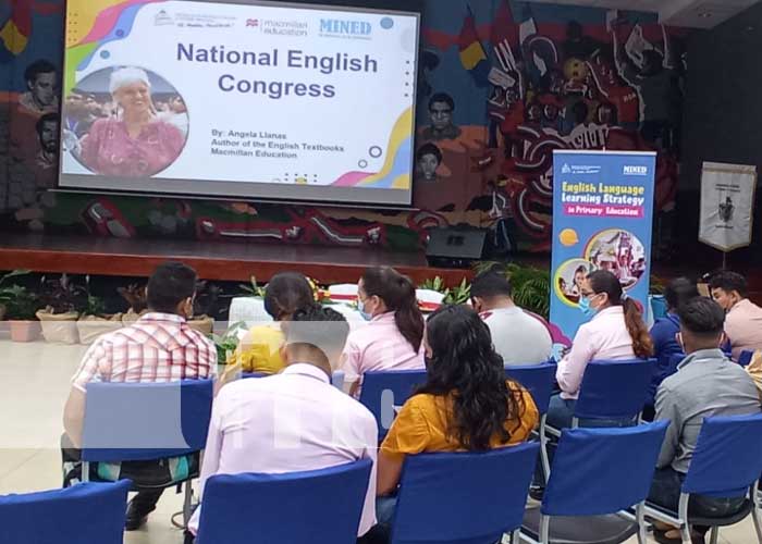 Congreso con docentes de inglés en Nicaragua