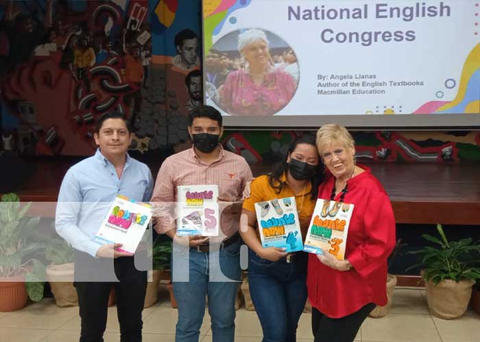 Congreso con docentes de inglés en Nicaragua