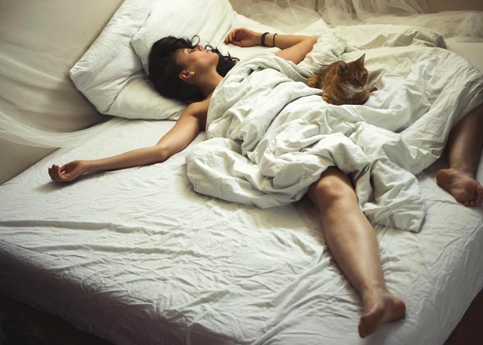 Estos son los beneficios de dormir sin ropa interior