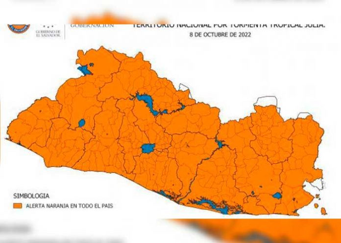 Decretan alerta naranja en El Salvador ante el inminente paso de Julia