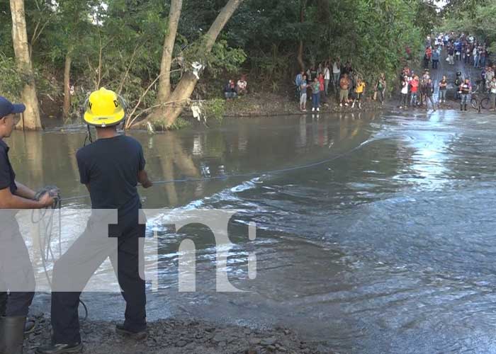 Hallan cuerpo de hombre que lo arrastró la corriente en una quebrada de Estelí