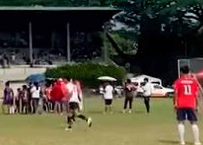¡Impresionante! En pleno partido un rayo golpea a un árbitro en Filipinas 