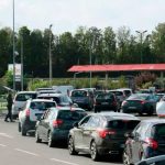 Huelga en varias refinerías de Francia agrava la escasez de combustible