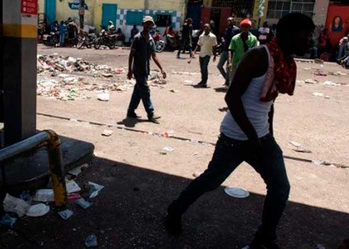Haitianos se toman las calles en protesta a la injerencia extranjera