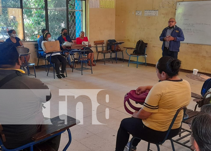 Docentes de Managua estudian la prevención del femicidio
