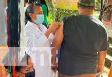 Aplican dosis anti Covid-19 en la zona 7 de Ciudad Sandino, Managua