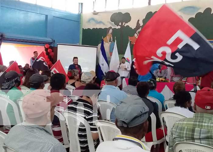 Comerciantes de Managua conocen proyectos de la fórmula del FSLN