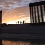 Muere migrante mexicano tras recibir un tiro en la estación fronteriza en Texas