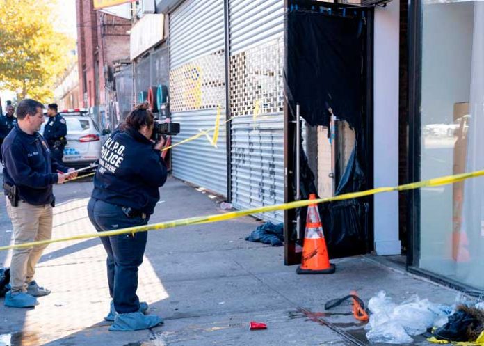 Corre la sangre en una fiesta de Halloween en Brooklyn tras un tiroteo