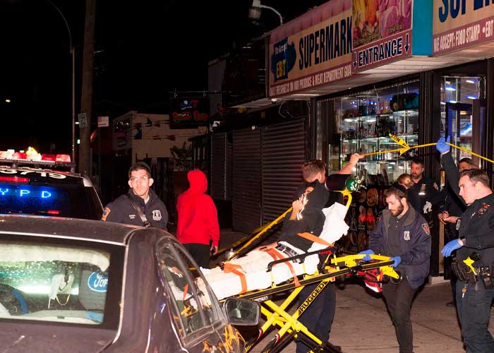 Hombre armado desata sangriento tiroteo en un supermercado en Nueva York