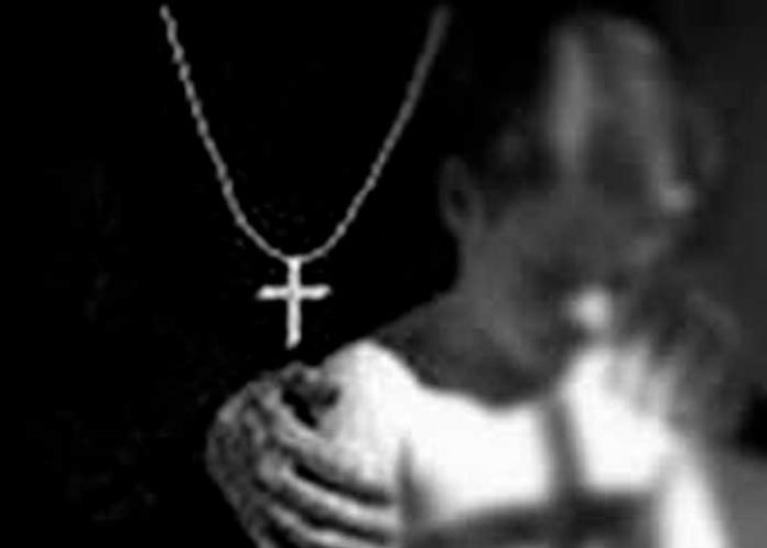 Tras años de silencio investigarán a sacerdotes de Nueva York por pedofilia