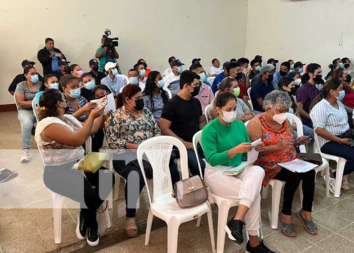 Comerciantes de pólvora de Managua reciben capacitación
