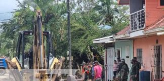 Labores de limpieza en El Rama, Caribe Sur, tras el paso de Julia