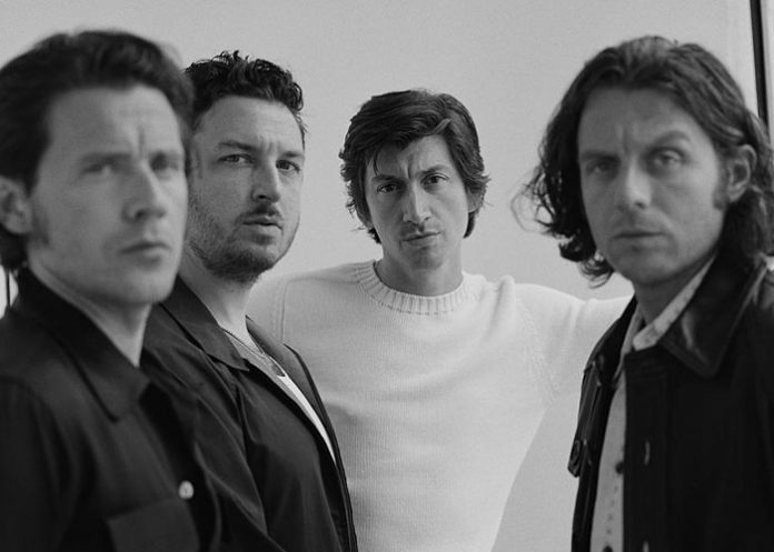 Arctic Monkeys lanza nuevo álbum The Car