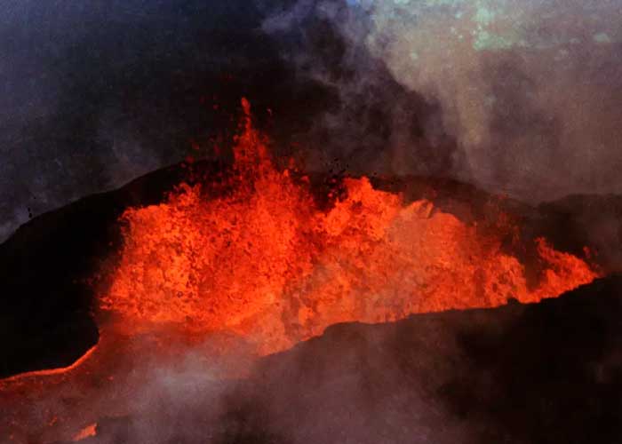 Emiten alerta en Hawái por posible erupción del volcán Mauna Loa