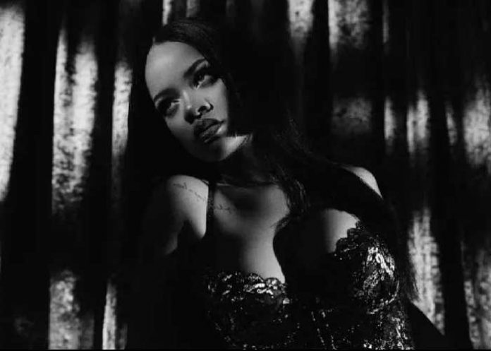 ¡Ardiente! Rihanna enciende las redes posando en sensual lencería
