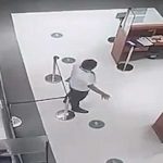 Aterrador video de un guardia platicando con un espíritu se hace viral
