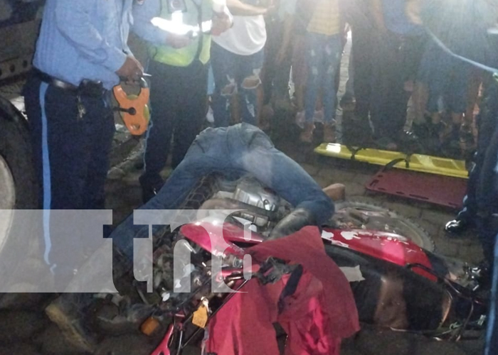 Foto: Motociclista mueres al estrellarse contra una rastra, en Matagalpa / TN8
