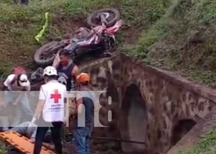 Foto: Motociclista resulto con lesiones de consideración al precipitarse a una alcantarilla en Juigalpa, Chontales / TN8