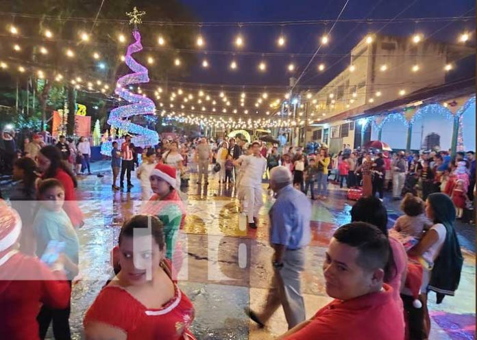 Foto: Inauguran ambientes navideños y altares marianos en Jinotega / TN8