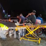 Giro indebido provoca colisión entre dos motociclistas en Managua