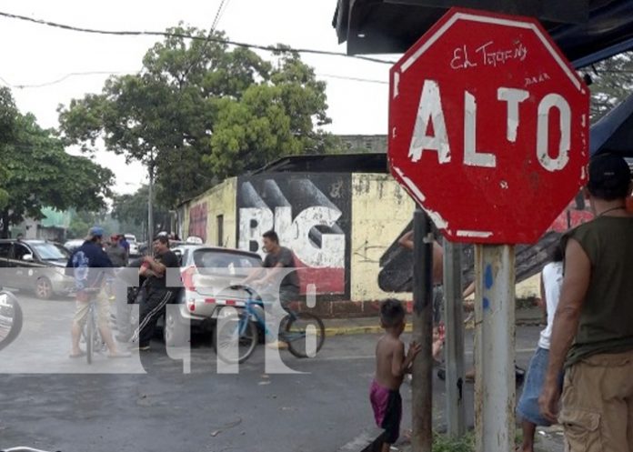 Taxistas protagonizan accidente fuerte accidente de tránsito en barrio de Managua