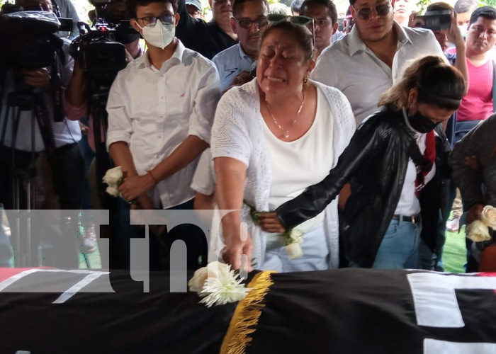 Managua: despiden a Roberto González asumiendo el compromiso de seguir su legado