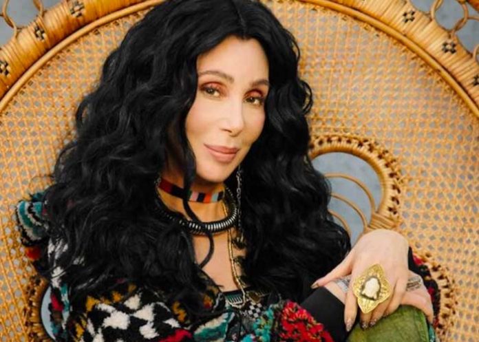 De 76 a 36: Cher estaría saliendo con nuevo un 